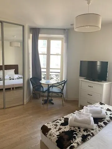 Opera 2 Apartment Paris