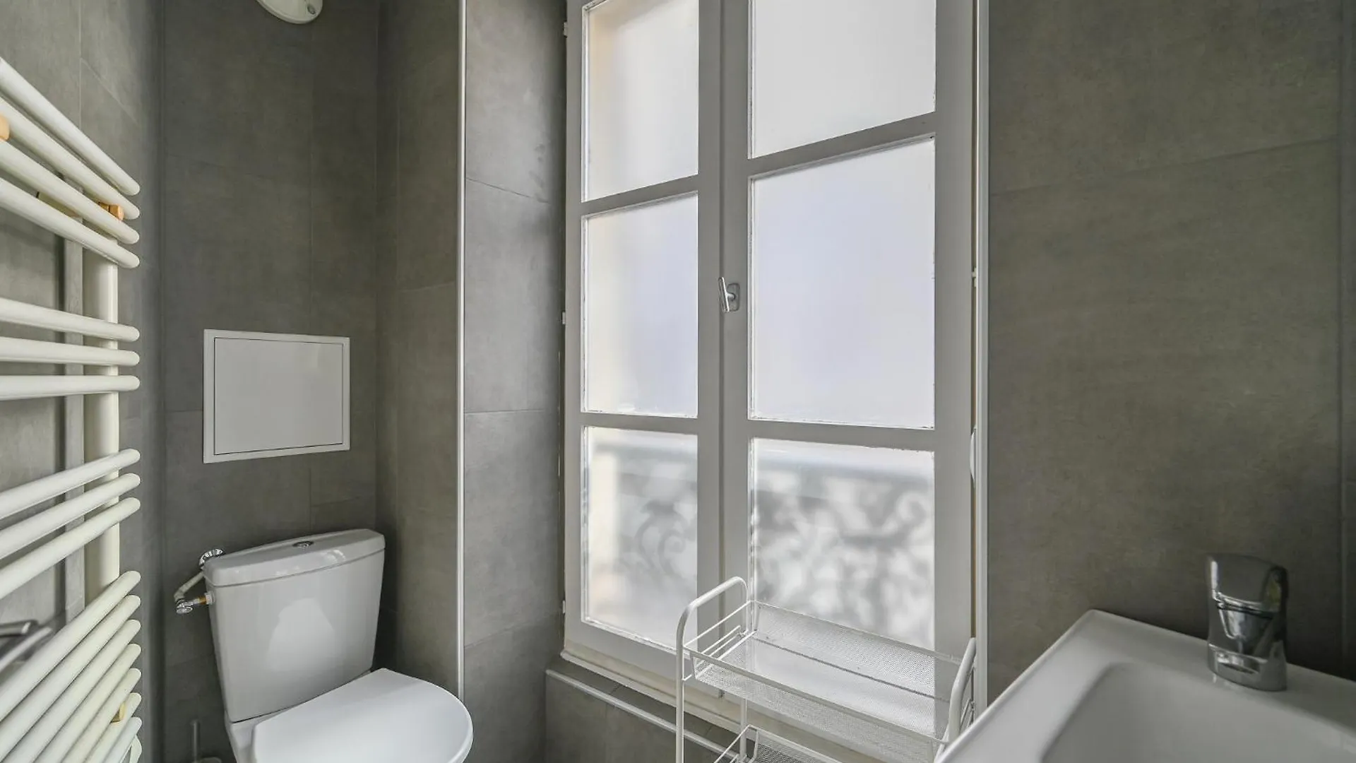 Opera 2 Apartment Paris