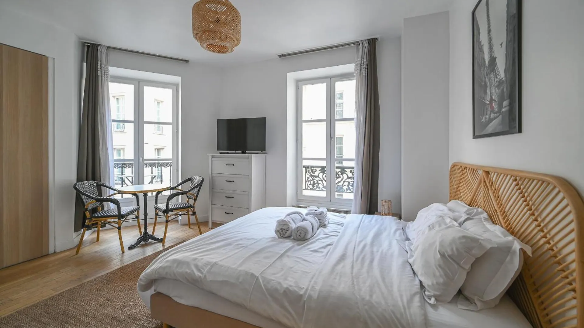 Opera 2 Apartment Paris