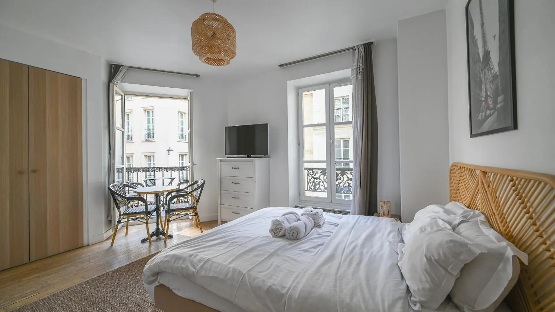 Opera 2 Apartment Paris